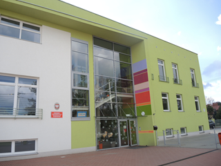 wejście do przedszkola