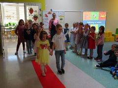 ilustracja do wpisu 
Obchody Dnia Kobiet ,,Poziomek'' i ,,Ananasów''